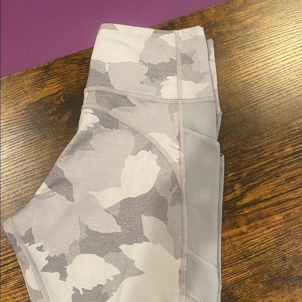Athleta leggings - Picture 5 of 9